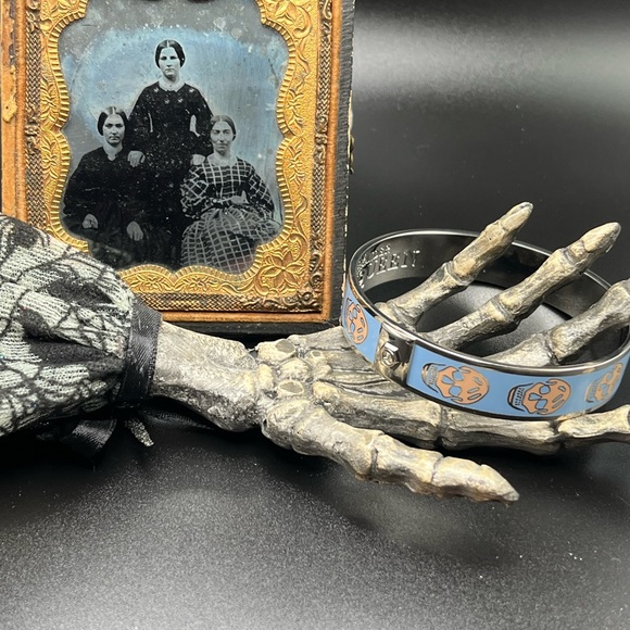 Authentic Alexander McQueen Skull Bracelet 🔥Wicked!🔥 - Picture 4 of 5